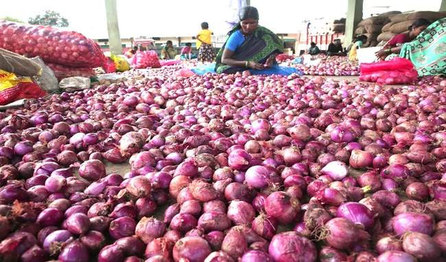 ongress-sells-onion-in-odisha-at-rs-40-per-kg-to-protest-against-soaring-price