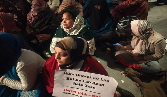 women-lead-the-protest-at-delhis-shaheen-bagh