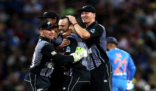 new-zealand-beat-india-by-four-runs-win-series-2-by-1
