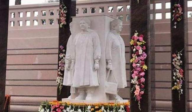 why-mayawati-build-memorials-from-public-money
