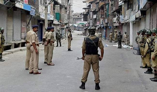 जम्मू कश्मीर में युद्ध जैसे हालात, सभी अधिकारियों की छुट्टियां रद्द