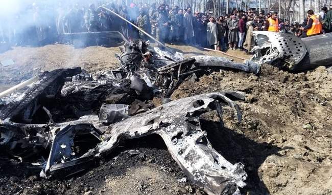 भारतीय वायुसेना का विमान कश्मीर में दुर्घटनाग्रस्त, पांच की मौत
