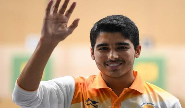 saurabh-and-manu-won-gold-medal-in-the-10-meter-air-pistol-mixed-competition