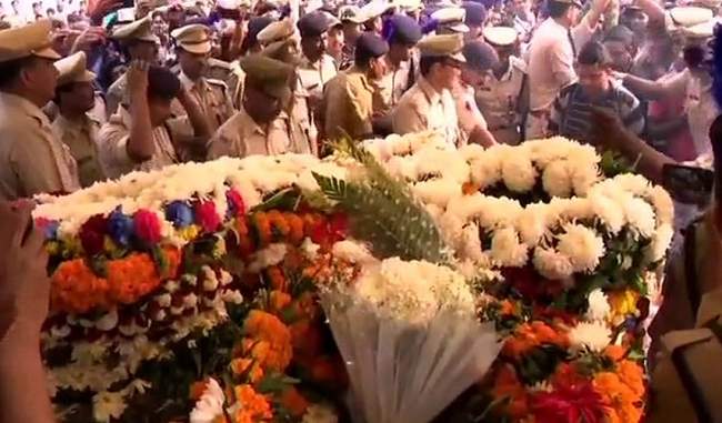 live-updats-40-soldiers-martyred-in-pulwama-attack-are-being-given-the-last-farewell