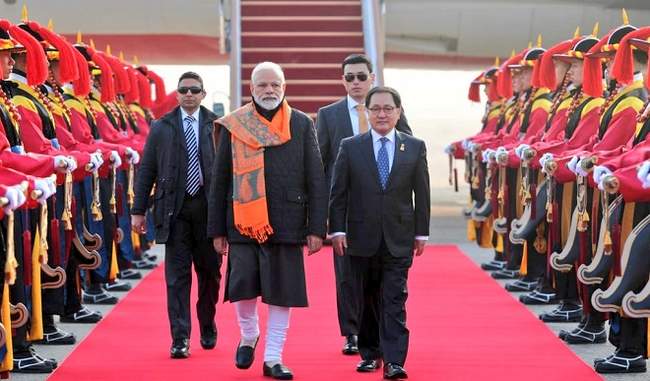 दो दिवसीय यात्रा पर दक्षिण कोरिया पहुंचे प्रधानमंत्री नरेंद्र मोदी