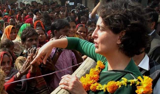 priyanka-will-mobilize-crowd-for-congress-but-do-not-vote-says-trs