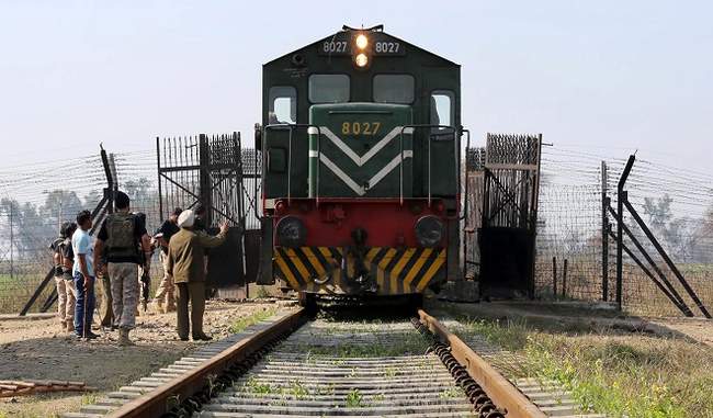 समझौता एक्सप्रेस पर अभी भारत का निर्णय लेना बाकी, पाकिस्तान ने रोकी ट्रेन