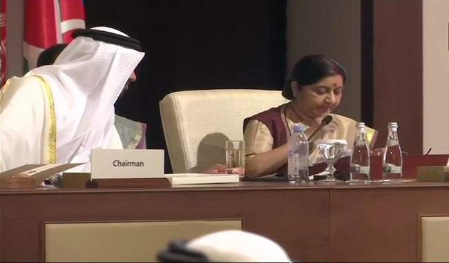 meeting-of-muslim-countries-group-oic-in-uae-sushma-swaraj-addressed-live