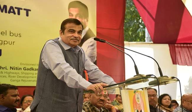 urea-import-will-end-urine-storage-in-the-country-says-gadkari
