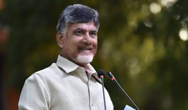 naidu-launches-eye-surgery-costing-rs-100-crores