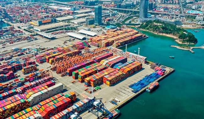 अमेरिका के साथ व्यापार युद्ध के कारण चीन का निर्यात 20 प्रतिशत गिरा