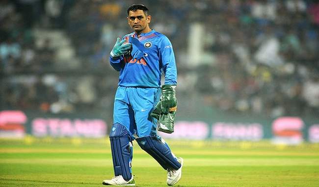 dhoni-can-get-comfort-from-last-two-odis-last-odi-on-indian-soil