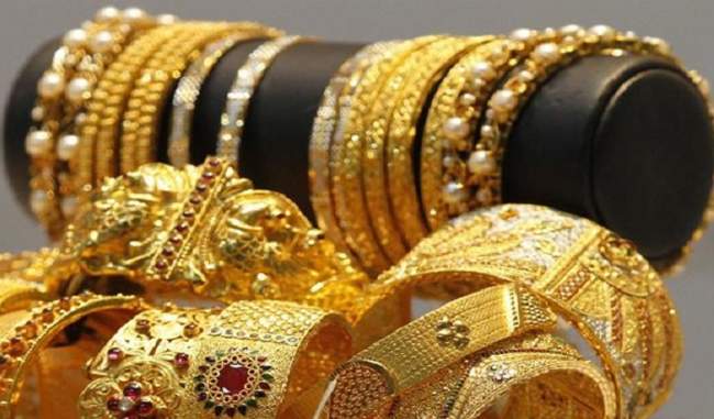 gold-prices-fell-by-rs-200-on-fall-in-demand-from-jewelry-traders