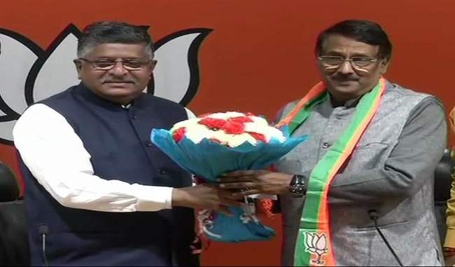 big-blow-to-congress-tom-vadakkan-joins-bjp