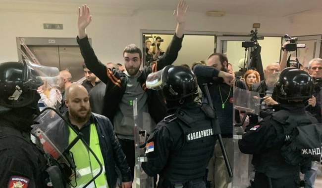opposition-party-protested-in-serbia-forced-entry-into-rts-television-building