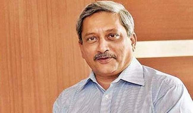 due-to-parrikar-s-demise-widows-did-not-play-holi-celebrated-mourning