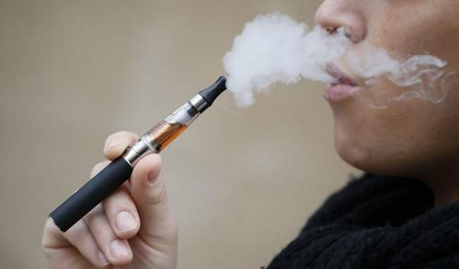 अदालत ने ई-सिगरेट के उत्पादन और बिक्री पर पाबंदी वाले परिपत्र पर रोक लगायी