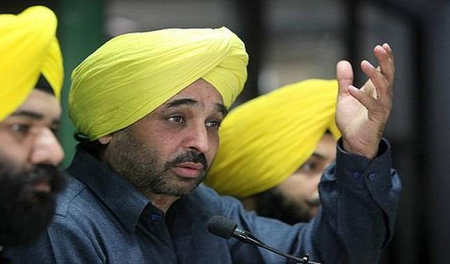 akali-candidate-is-showing-uncertainty-of-contesting-from-fear-of-defeat-bhagwant-man