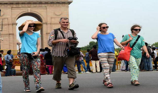 lok-sabha-elections-are-also-attracting-foreign-tourists