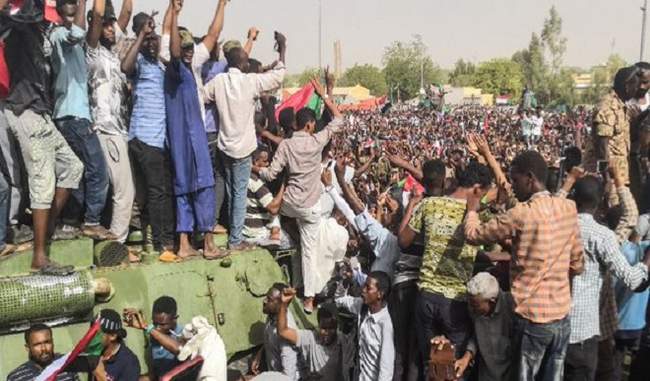 sudanese-army-s-first-meeting-with-protesters-after-the-coup