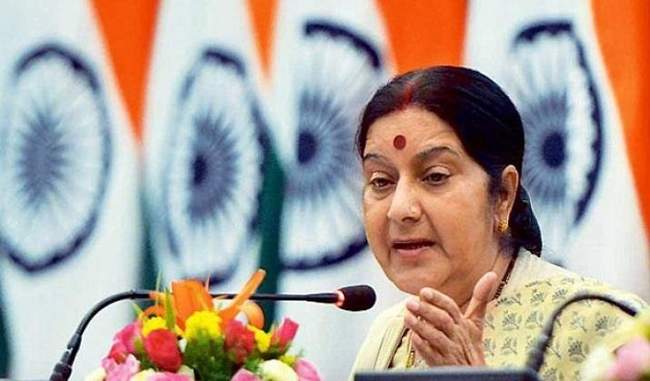 sushma-swaraj-reprimanded-azam-khan-given-to-mulayam-singh