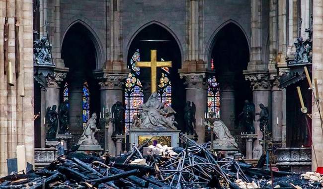 lack-of-skill-can-stop-the-reconstruction-of-notre-dame-british-architect