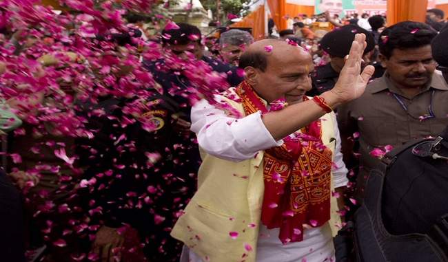india-will-be-free-from-poverty-only-if-congress-becomes-free-says-rajnath-singh