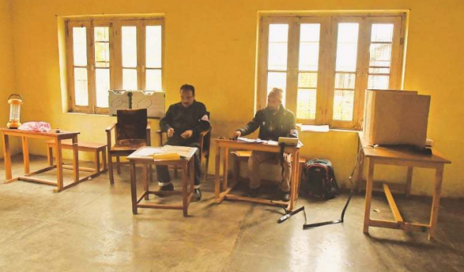 no-voting-votes-in-90-polling-booths-of-srinagar-lok-sabha-seat