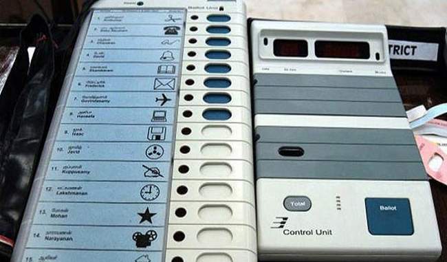 congress-charged-by-ec-big-allegation-negligence-in-carrying-evms-up-to-strong-room
