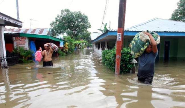 at-least-17-dead-thousands-displaced-after-severe-indonesia-floods