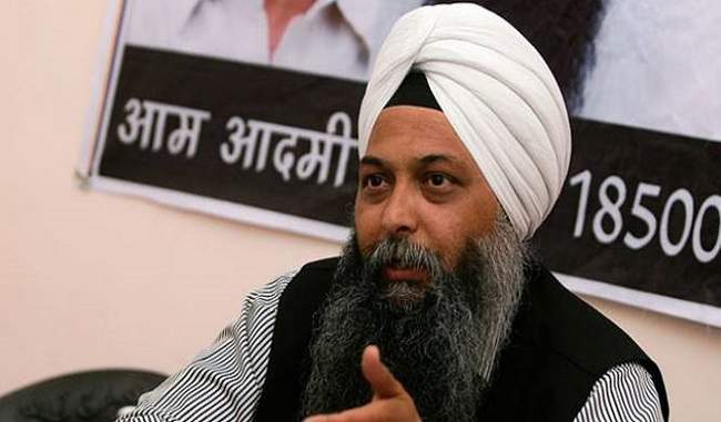 aap-mla-put-question-on-ally-with-congress