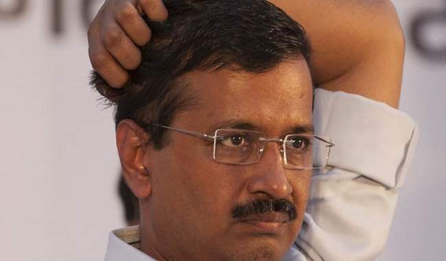 arvind-kejriwal-is-fooling-on-the-name-of-full-state-says-delhi-congress
