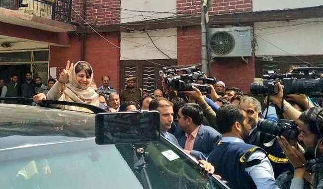 mehbooba-mufti-has-filed-her-nomination-from-anantnag-parliamentary-constituency