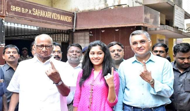 sharad-pawar-votes-in-mumbai-urges-people-to-elect-stable-govt