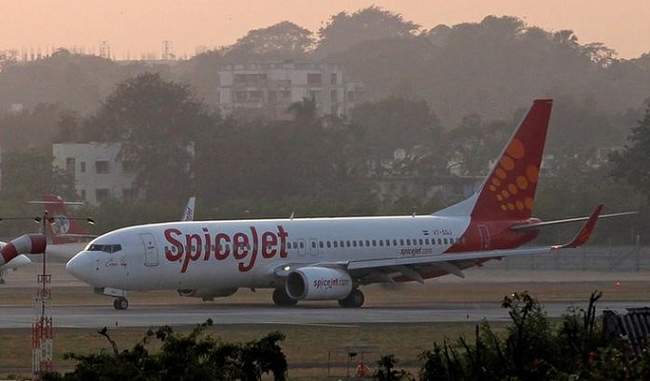 spicejet-aircraft-overshoots-runway-at-shirdi-airport