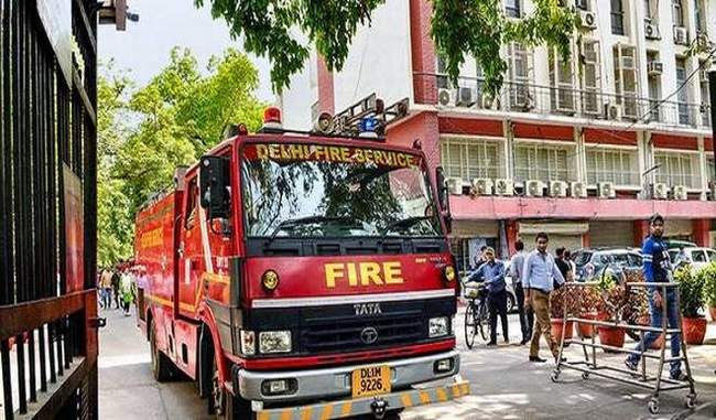 political-controversy-arises-after-fire-in-delhi-s-shastri-bhawan