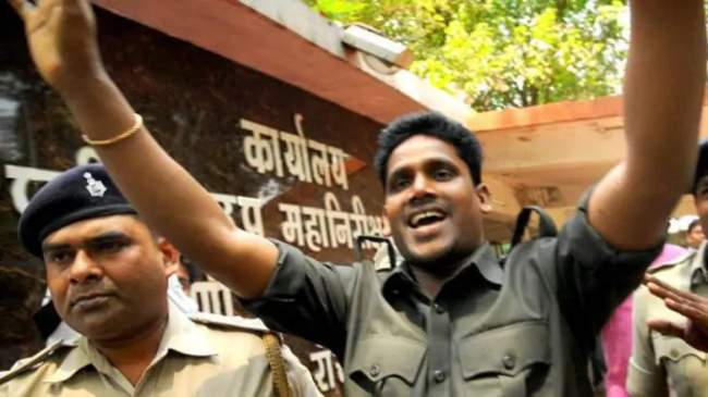in-the-absence-of-infamous-naxalite-kundan-passport-acquitted-in-a-criminal-case