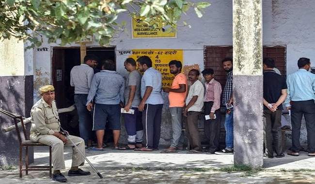 lok-sabha-elections-9-96-percent-voting-in-first-two-hours-in-uttar-pradesh
