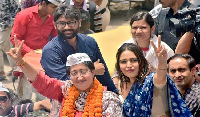 atishi-politics-goes-to-work-not-on-name-says-swara-bhaskar