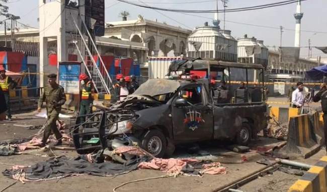 eleven-people-died-in-a-blast-outside-the-religious-site-in-pakistan