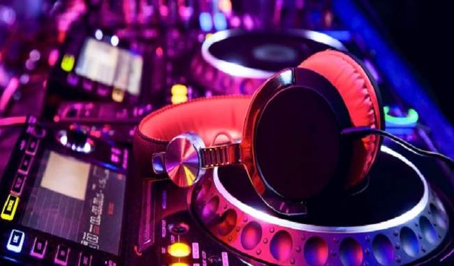 due-to-the-play-of-dj-ahead-of-religious-site-there-are-about-two-people-wounded