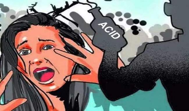 noida-acid-attacked-on-sister-by-her-brother