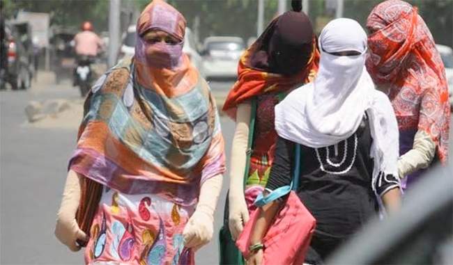india-is-in-the-grip-of-huge-heat-wave