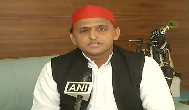 congress-is-spreading-confusion-about-coalition-says-akhilesh-yadav