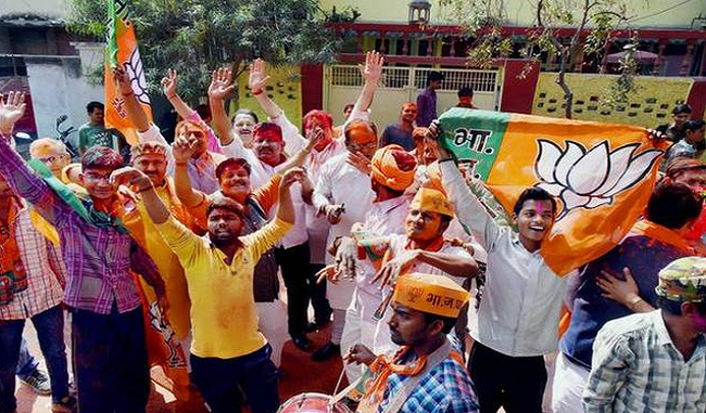 bjp-showed-in-such-a-way-that-its-own-propaganda-in-varanasi-election-campaign