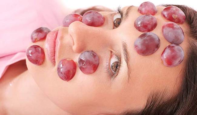 know-the-some-beauty-benefits-of-grapes