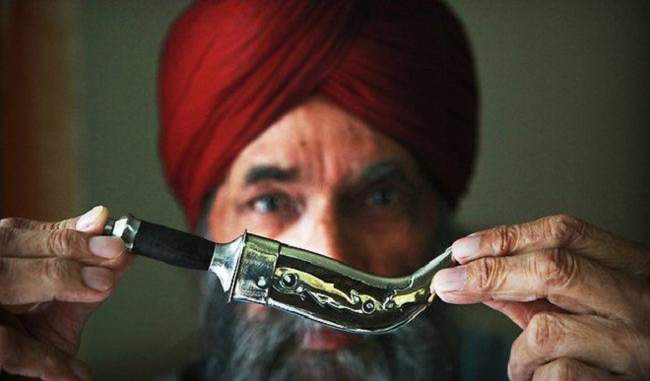 six-year-old-sikh-girl-banned-from-carrying-kirpan-to-scholl-in-london