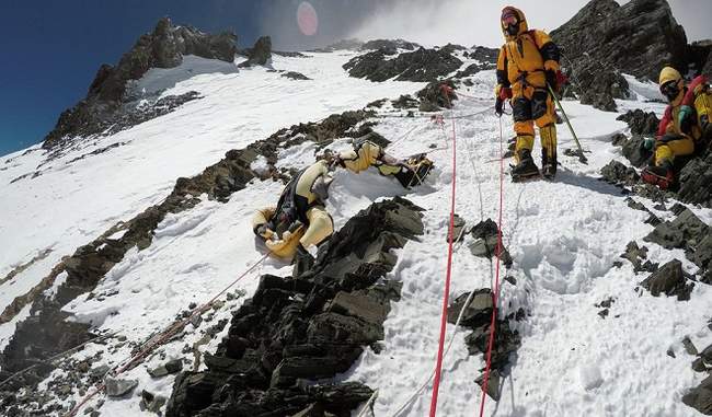 two-more-indian-mountaineers-died-on-mount-everest