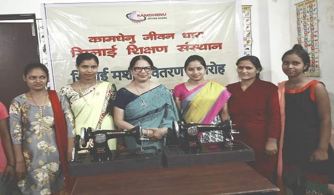 kamdhenu-life-distributed-free-sewing-machines-to-women-and-girls