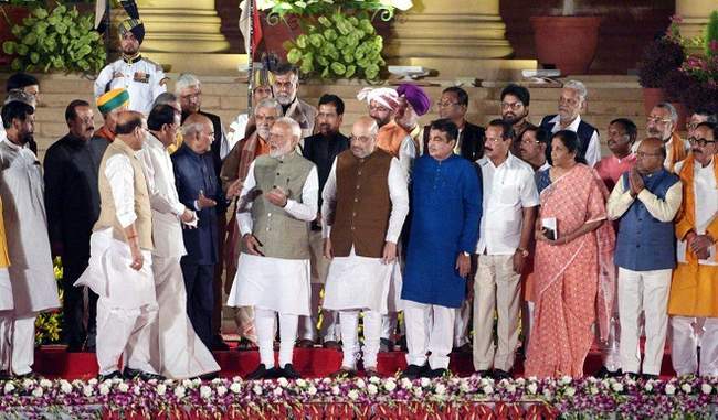 white-pyjama-kurta-hindi-dominating-themes-at-swearing-in-of-pm-modi-ministers